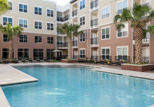 lakeside urban center pool